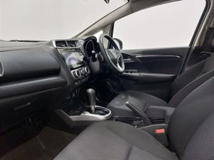 Honda Jazz Hatchback SE - Image 2