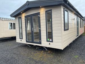 RESEDENTIAL AND ABSOLUTELY IMMACULATE - Image 2