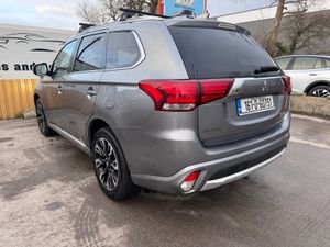 161 Mitsubishi Outlander PHEV 2.0L MIVEC 4WD - Image 3