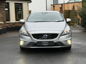 Excellent Condition 161 Volvo V40 R-Design! - Image 2