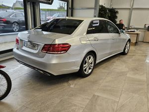 15 MERCEDES BENZ E-CLASS SE CLASSIC - Image 2