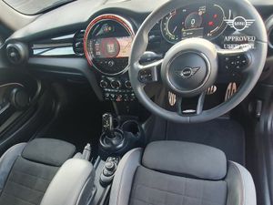 Mini Cooper 3-Door Cooper Sport - Image 4