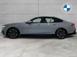 BMW 5-Series 530e M Sport Saloon - Image 4