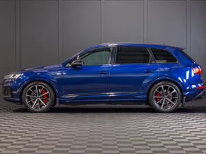 2023 Audi Q7 S-Line 60 TFSIe Competition - Image 3