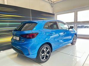 MG3  Hybrid Auto - Image 2