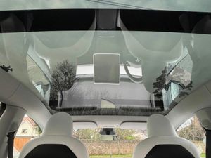 Tesla Model Y WHITE INTERIOR RWD - Image 3