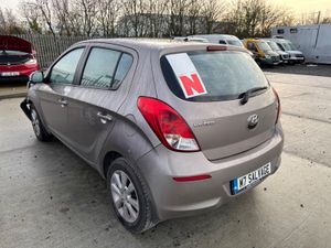 13 i20 Petrol Light frontal Starting - Image 4