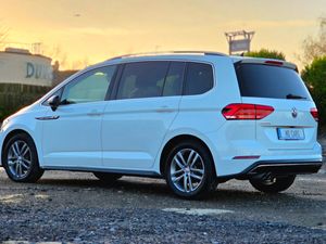 2016 VW Touran Automatic R Line 1.4 Petrol - Image 4