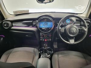 Mini Cooper 5-Door Cooper Classic - Image 4