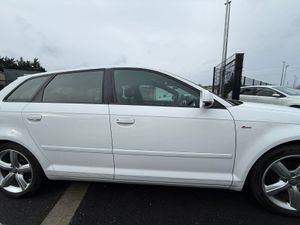 Audi A3 2012 white - Image 4
