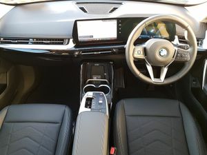 BMW iX1 eDrive20 xLine - Image 4