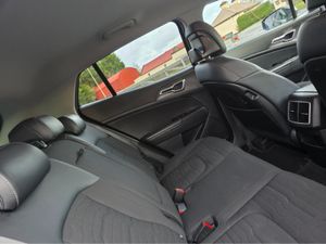 Kia Sportage MANUAL 5DR - Image 3