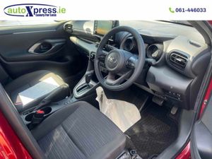 Toyota Yaris 1.5 Hybrid Automatic, 360 Camera - Image 2