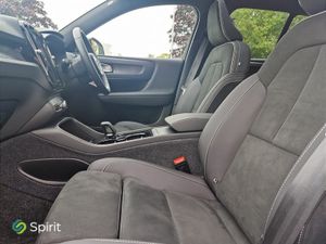 Volvo XC40 Fully Electric 231hp Ultimate, Pan Sunr - Image 4