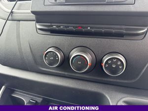 Nissan NV400 2.3 dCi 3.5t LWB Curtainsider - Image 4