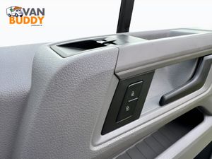 Volkswagen Crafter 2.0 3.5t. New 4.2m Curtainsider - Image 4