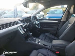 Volkswagen Passat Diesel Estate SEL - Image 2