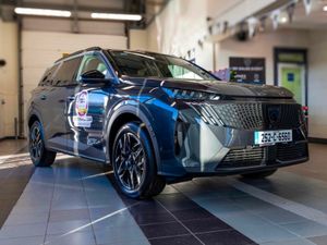 Peugeot 5008 2025 Peugeot 5008 GT Hybrid Zero Mile - Image 2