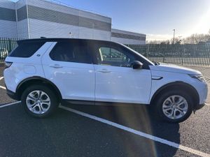Land Rover Discovery Sport 2.0 D4E, LOW MILEAGE, A - Image 4