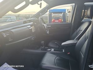 Toyota Hilux 2.4 DIESEL CREWCAB 4WD AUTOMATIC JEWE - Image 4
