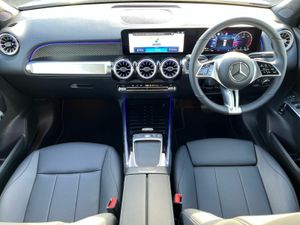 Mercedes-Benz GLB 200D Progressive Line Plus 5 Sea - Image 4