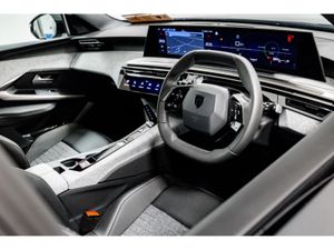 Peugeot 3008 Allure Hybrid Auto 145HP - Image 2