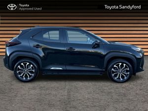 Toyota Yaris Cross LUNA SPORT // REAR CAMERA // SI - Image 3