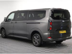 Ford Tourneo Custom 320 Ecoblue Titanium Luxe - Image 4