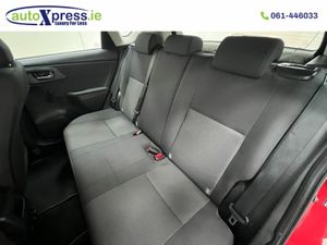 Toyota Auris 1.4d Terra - Image 4