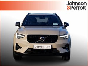 Volvo XC40 2.0 B3 163bhp MHEV Plus Dark (Rear Came - Image 4