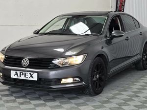 Volkswagen Passat DIESEL SALOON - Image 2