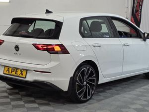 Volkswagen Golf HATCHBACK - Image 4