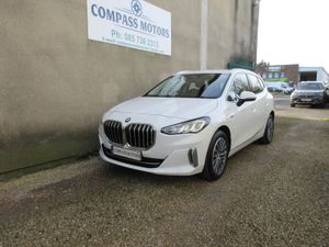 2023 BMW 225e XDRIVE Luxury - Image 3