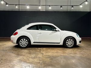 Volkswagen Beetle DESIGN EDITION 1.2L TSI AUTOMATI - Image 3