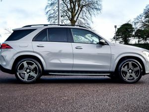 Mercedes-Benz GLE 350de AMG 4Matic Pan Roof - Image 4