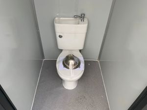 SINGLE OCCUPANCY PORABLE TOILET POD.....1138. - Image 4