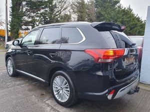2018 MITSUBISHI OUTLANDER GX4H PETROL PLUG IN HYBR - Image 4