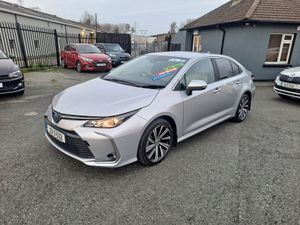 Toyota Corolla VERY LOW KMS  HYBRID LUNA SPORT 4DR - Image 4
