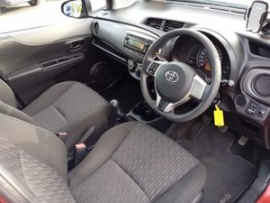 Toyota Yaris 1.0 VVT-i Sport - Image 4