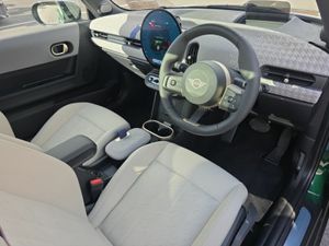 Mini Cooper Cooper C 3 Door - Image 4