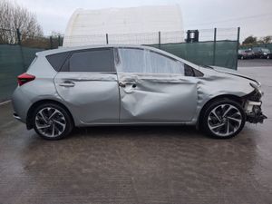 172 Toyota Auris  1.4 D4D - Image 3