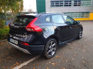 141 VOLVO V40 Automatic CROSS COUNTRY Warranty New - Image 4