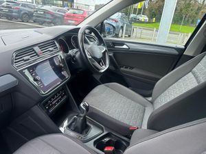 Volkswagen Tiguan LIFE 2.0TDI 122HP MANUAL - Image 3