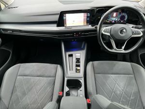 Volkswagen Golf 1.5eTSI 130HP Style DSG MHEV *Tow - Image 4