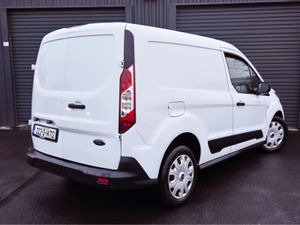 Ford Transit Connect TREND 120HP 3 SEAT SWB - Image 4