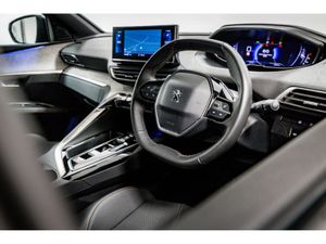 Peugeot 5008 Allure 1.5 Diesel Auto 130HP - 7 Seat - Image 2