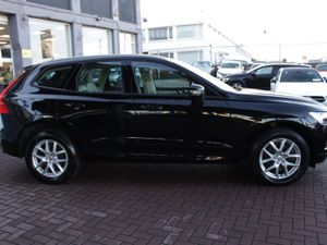 T8 PHEV MOMENTUM  5DR ESTATE AUTO // PLUG IN HYBRI - Image 3