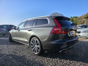 2021 Volvo V60 | B5 ­Inscription - Image 3