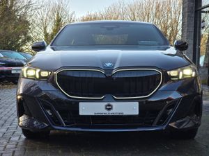 2024 BMW 550E M-SPORT PRO XDRIVE. - Image 4