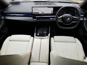 BMW i5 eDrive40 Sport Edition - Image 4
